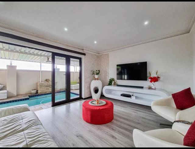 5 BEDROOM HOUSE FOR SALE IN WOODVIEW